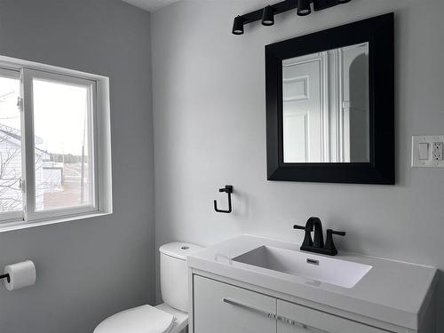 61 Stevens Avenue, Marathon, ON - Indoor Photo Showing Bathroom