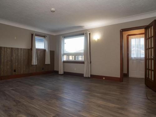 502 Mary Street E, Thunder Bay, ON - Indoor Photo Showing Other Room