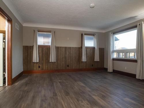 502 Mary Street E, Thunder Bay, ON - Indoor Photo Showing Other Room