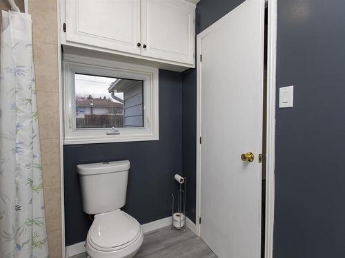 3250 Wilroy Avenue, Thunder Bay, ON - Indoor Photo Showing Bathroom