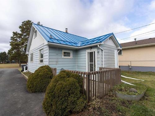 3250 Wilroy Avenue, Thunder Bay, ON - Outdoor