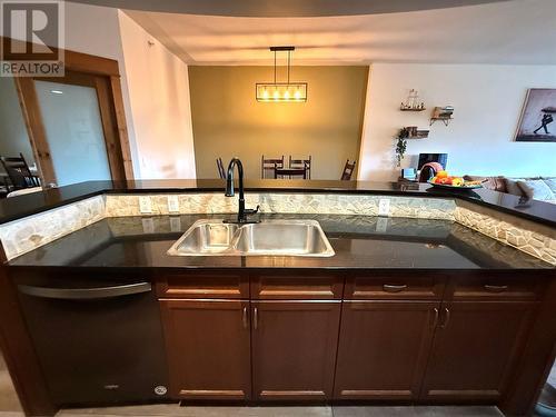 880 Dogwood Drive Unit# 105, Kimberley, BC - Indoor Photo Showing Kitchen With Double Sink