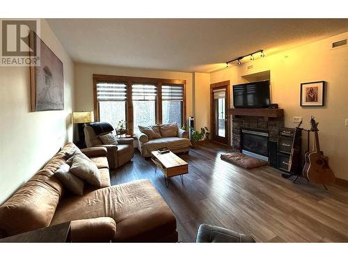 880 Dogwood Drive Unit# 105, Kimberley, BC - Indoor Photo Showing Living Room With Fireplace