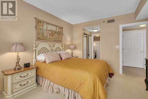 1152 Sunset Drive Unit# 1003, Kelowna, BC - Indoor Photo Showing Bedroom