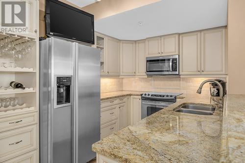 1152 Sunset Drive Unit# 1003, Kelowna, BC - Indoor Photo Showing Kitchen With Double Sink With Upgraded Kitchen