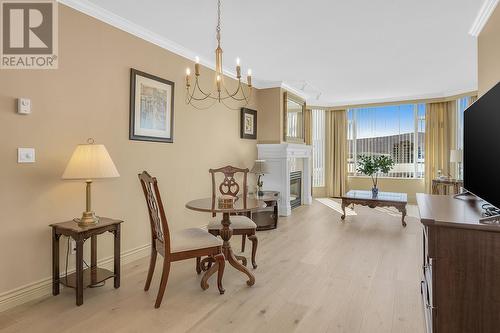 1152 Sunset Drive Unit# 1003, Kelowna, BC - Indoor Photo Showing Dining Room