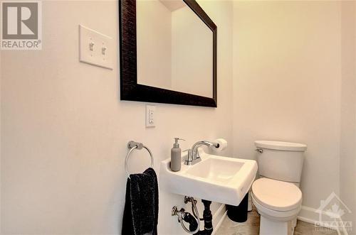 160 Primrose Avenue, Ottawa, ON - Indoor Photo Showing Bathroom