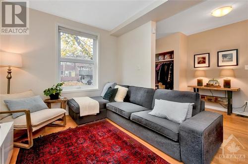 160 Primrose Avenue, Ottawa, ON - Indoor Photo Showing Living Room