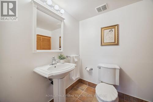 696 Down Crescent, Oshawa (Donevan), ON - Indoor Photo Showing Bathroom