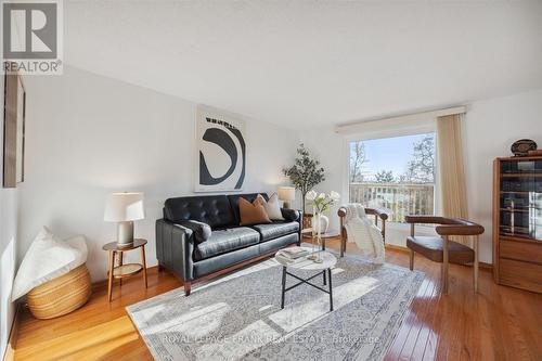 696 Down Crescent, Oshawa (Donevan), ON - Indoor Photo Showing Living Room