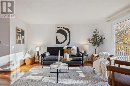 696 Down Crescent, Oshawa (Donevan), ON - Indoor Photo Showing Living Room