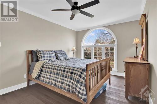 1598 Shauna Crescent, Ottawa, ON - Indoor Photo Showing Bedroom