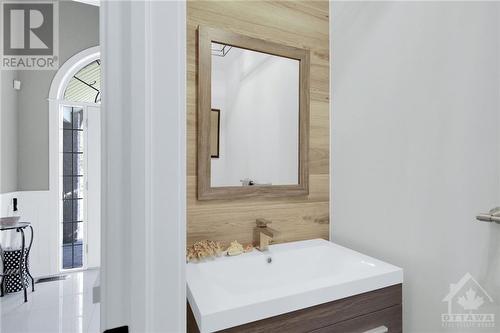 1598 Shauna Crescent, Ottawa, ON - Indoor Photo Showing Bathroom