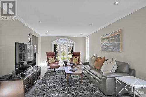 1598 Shauna Crescent, Ottawa, ON - Indoor Photo Showing Living Room