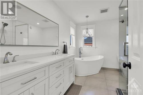 1598 Shauna Crescent, Ottawa, ON - Indoor Photo Showing Bathroom