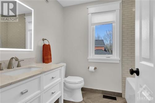 1598 Shauna Crescent, Ottawa, ON - Indoor Photo Showing Bathroom