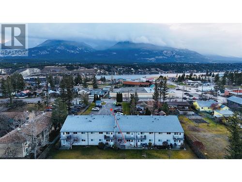 302 10Th Avenue Unit# 106, Invermere, BC - Outdoor With View