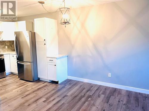 302 10Th Avenue Unit# 106, Invermere, BC - Indoor Photo Showing Kitchen