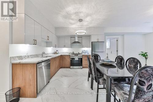 1511 Broadmoor Avenue, Mississauga, ON - Indoor Photo Showing Kitchen