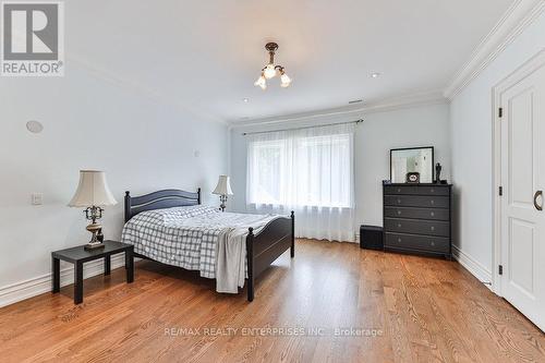 1511 Broadmoor Avenue, Mississauga, ON - Indoor Photo Showing Bedroom