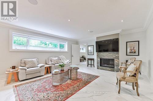 1511 Broadmoor Avenue, Mississauga, ON - Indoor Photo Showing Living Room With Fireplace