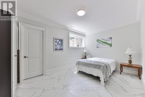 1511 Broadmoor Avenue, Mississauga, ON - Indoor Photo Showing Bedroom