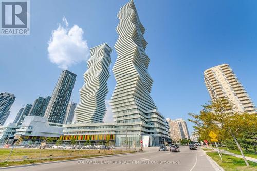 1404 - 3883 Quartz Road, Mississauga, ON - Outdoor With Facade