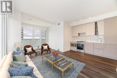 1404 - 3883 Quartz Road, Mississauga, ON - Indoor Photo Showing Living Room