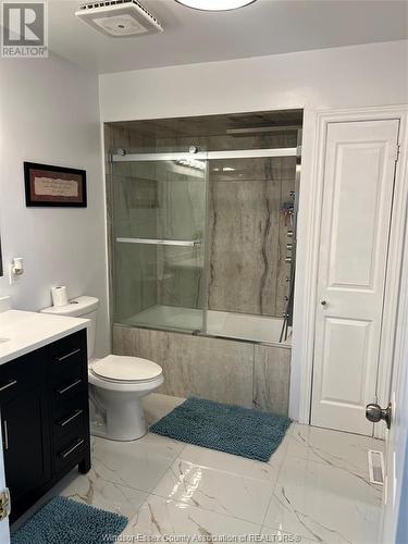 294 East Puce Road, Lakeshore, ON - Indoor Photo Showing Bathroom