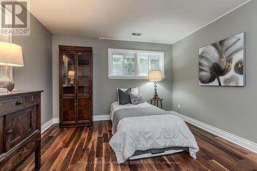 112 Hillcrest Avenue, Hamilton, ON - Indoor Photo Showing Bedroom