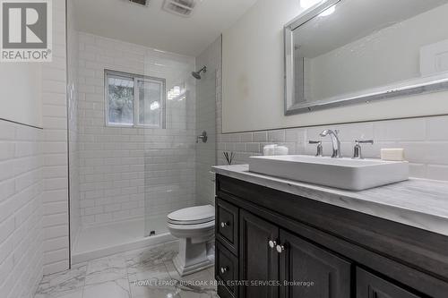 112 Hillcrest Avenue, Hamilton, ON - Indoor Photo Showing Bathroom