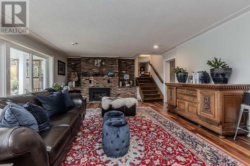 112 Hillcrest Avenue, Hamilton, ON - Indoor Photo Showing Living Room With Fireplace