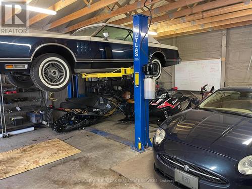 112 Hillcrest Avenue, Hamilton, ON - Indoor Photo Showing Garage