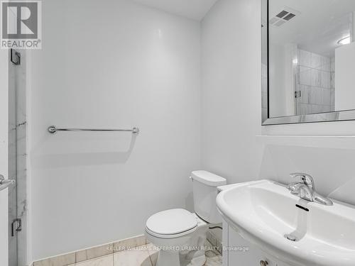 3202 - 8 York Street, Toronto, ON - Indoor Photo Showing Bathroom