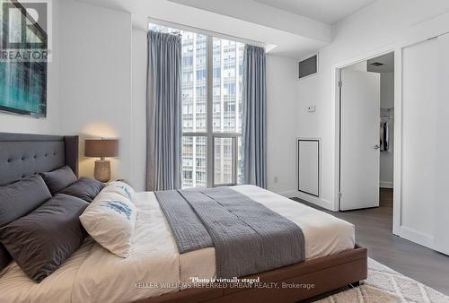 3202 - 8 York Street, Toronto, ON - Indoor Photo Showing Bedroom