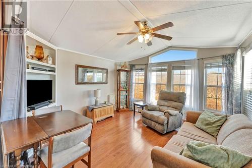 673 Brant-Waterloo Road Unit# 302, Ayr, ON - Indoor Photo Showing Living Room