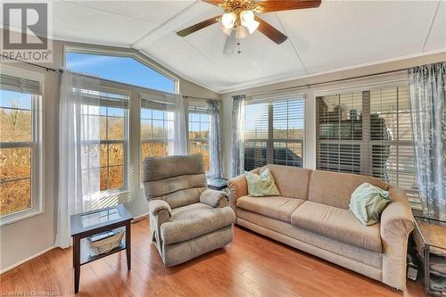 673 Brant-Waterloo Road Unit# 302, Ayr, ON - Indoor Photo Showing Living Room