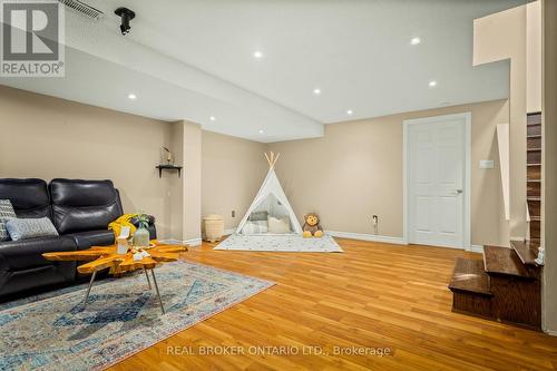 1368 Brookstar Drive, Oakville, ON - Indoor