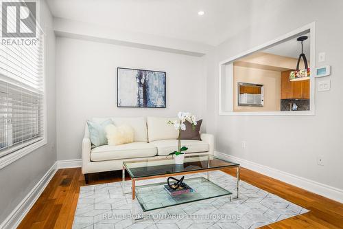 1368 Brookstar Drive, Oakville, ON - Indoor Photo Showing Living Room