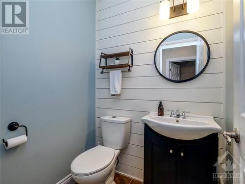 53 Saddlehorn Crescent, Kanata, ON - Indoor Photo Showing Bathroom