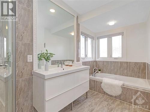 53 Saddlehorn Crescent, Kanata, ON - Indoor Photo Showing Bathroom