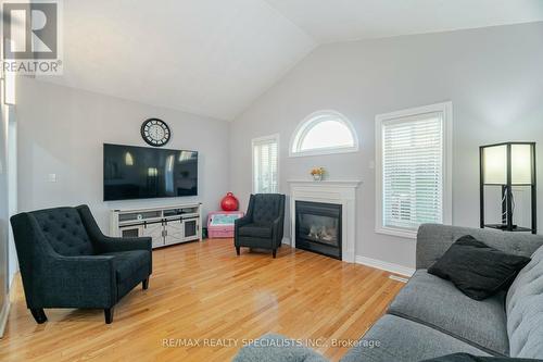 7565 Doverwood Drive, Mississauga, ON - Indoor Photo Showing Living Room With Fireplace