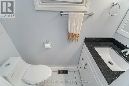 7565 Doverwood Drive, Mississauga, ON - Indoor Photo Showing Bathroom