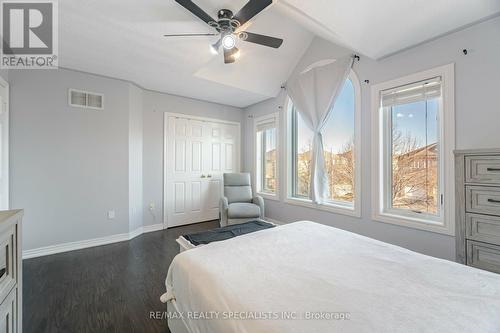 7565 Doverwood Drive, Mississauga, ON - Indoor Photo Showing Bedroom