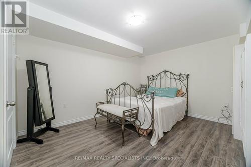 7565 Doverwood Drive, Mississauga, ON - Indoor Photo Showing Bedroom