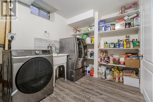 7565 Doverwood Drive, Mississauga, ON - Indoor Photo Showing Laundry Room