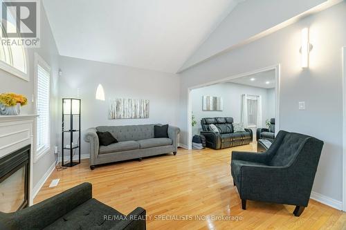 7565 Doverwood Drive, Mississauga, ON - Indoor Photo Showing Living Room With Fireplace