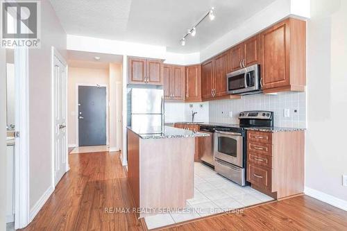 2601 - 223 Webb Drive, Mississauga, ON - Indoor Photo Showing Kitchen