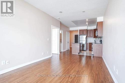 2601 - 223 Webb Drive, Mississauga, ON - Indoor Photo Showing Kitchen