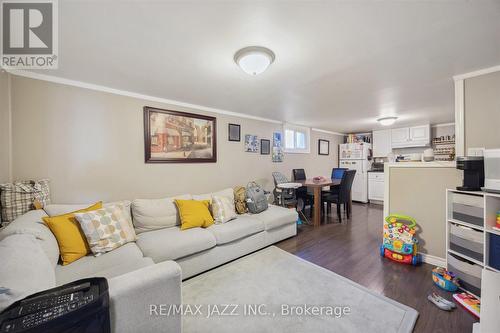 256 Baldwin Street, Oshawa (Donevan), ON - Indoor Photo Showing Living Room